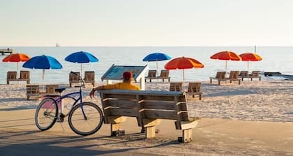 Yellowstone Cottage by the Sea (Gulf Coast Beach)