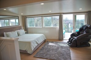 6 makuuhuonetta, työpöytä, silitysrauta/-lauta, vauvan matkasänky