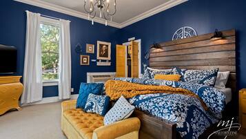 Signature suite, 1 kingsize bed, bubbelbad, uitzicht op stad | 1 slaapkamer, luxe beddengoed, bedden met traagschuimmatras