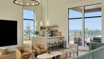 Lobby lounge