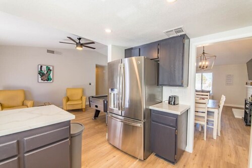 Appian · Stunning Renovated home, Included Heated Spa
