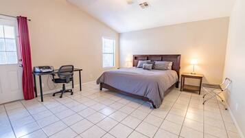 3 bedrooms, desk, iron/ironing board, WiFi