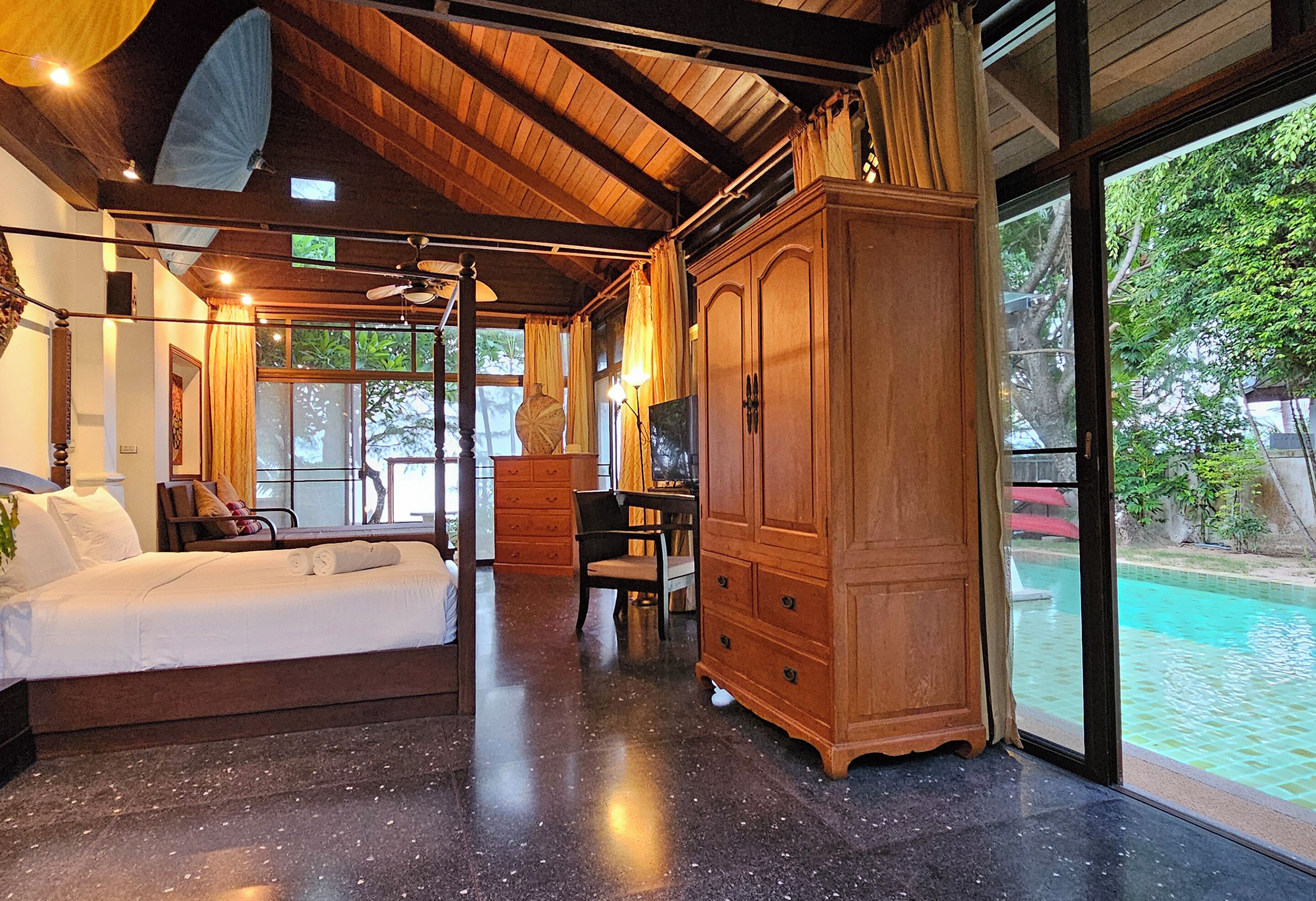 4 chambres, coffres-forts dans les chambres, fer et planche à repasser