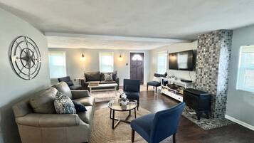 TV connectée, cheminée, chaßne hi-fi