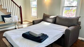 4 chambres, bureau, fer et planche Ă repasser, lit parapluie