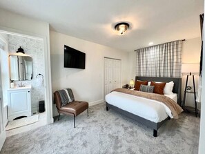 2 chambres, fer et planche à repasser, Wi-Fi, draps fournis