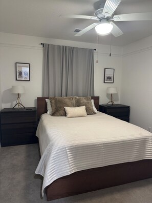 3 Schlafzimmer, Schreibtisch, Bügeleisen/Bügelbrett, kostenloses WLAN