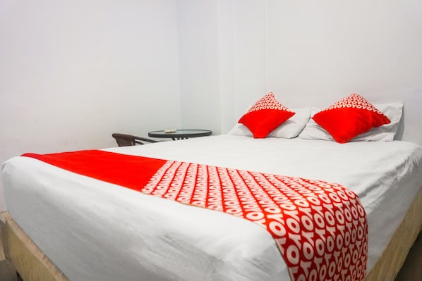 Chambre Standard double | Bureau, espace de travail pour ordinateurs portables