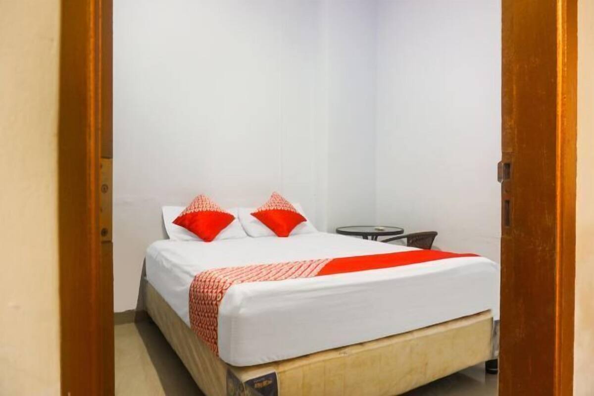 1 bedroom, desk, laptop workspace, free WiFi