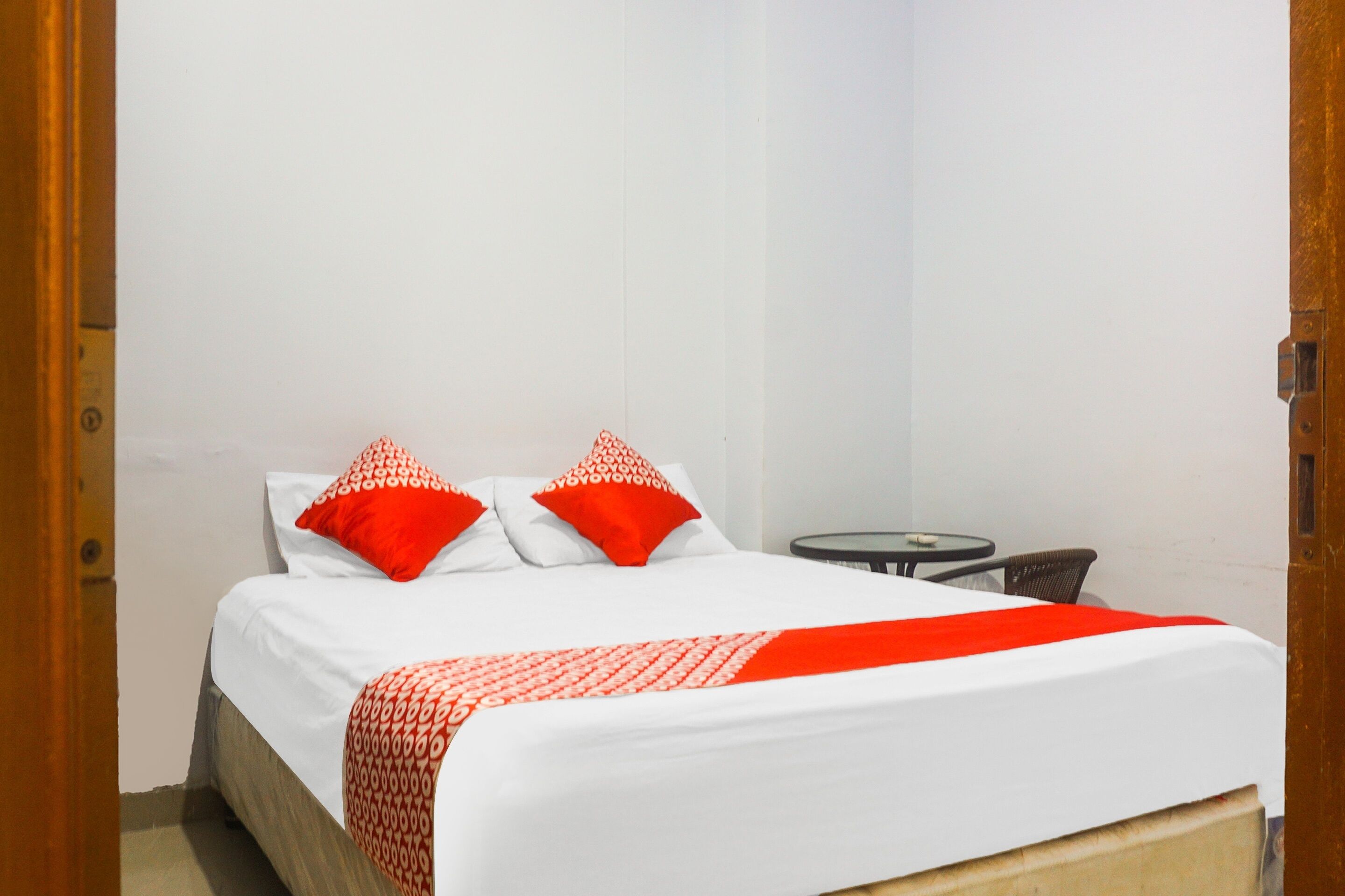 Standard Double Room | Desk, laptop workspace, free WiFi, bed sheets