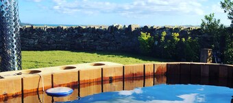 The Sandpiper - sleeps 4 guests  in 2 bedrooms