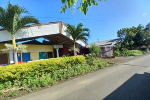 Front of property - OYO 90555 Vina Pavilion (Bengkulu)