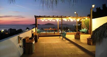 RINCON DE LIZ - Vista al mar y alberca.