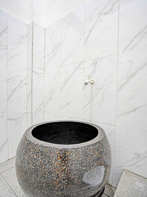 Standard Double Room | Bathroom