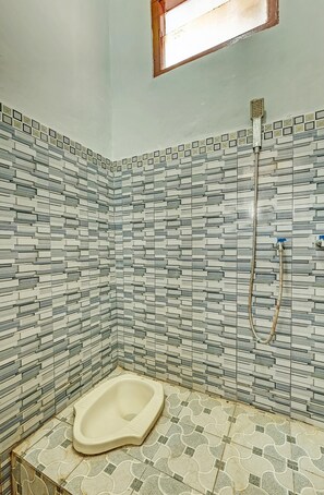 Double Room | Bathroom | Shower, towels, soap