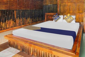 Basic Double Room - OYO 92083 Lailik Gilang Guesthouse (Werinama)