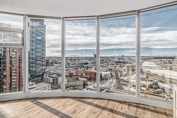 Interior - Downtown Sub Penthouse W City Views (Calgary)