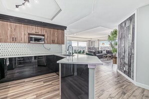 Interior - Downtown Sub Penthouse W City Views (Calgary)
