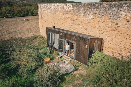Exterior. Tiny House La Grange