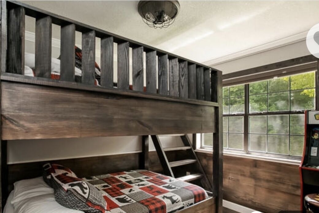 5 bedrooms, in-room safe, desk, iron/ironing board