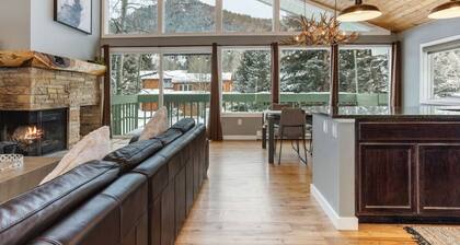 Ideally Located - Fantastic A Frame in EagleVail!