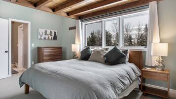 4 chambres, bureau, fer et planche à repasser, accès au Wi-Fi (inclus)