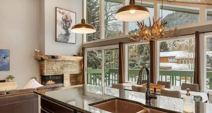 Ideally Located - Fantastic A Frame in EagleVail!