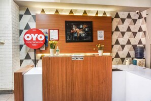 Reception - OYO 90872 Coolz Homestay Tebet Near TIS Square Near TIS Square (Jakarta)