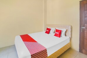 Bed sheets - Hotel O Priska Kost Dan Homestay (Manado)
