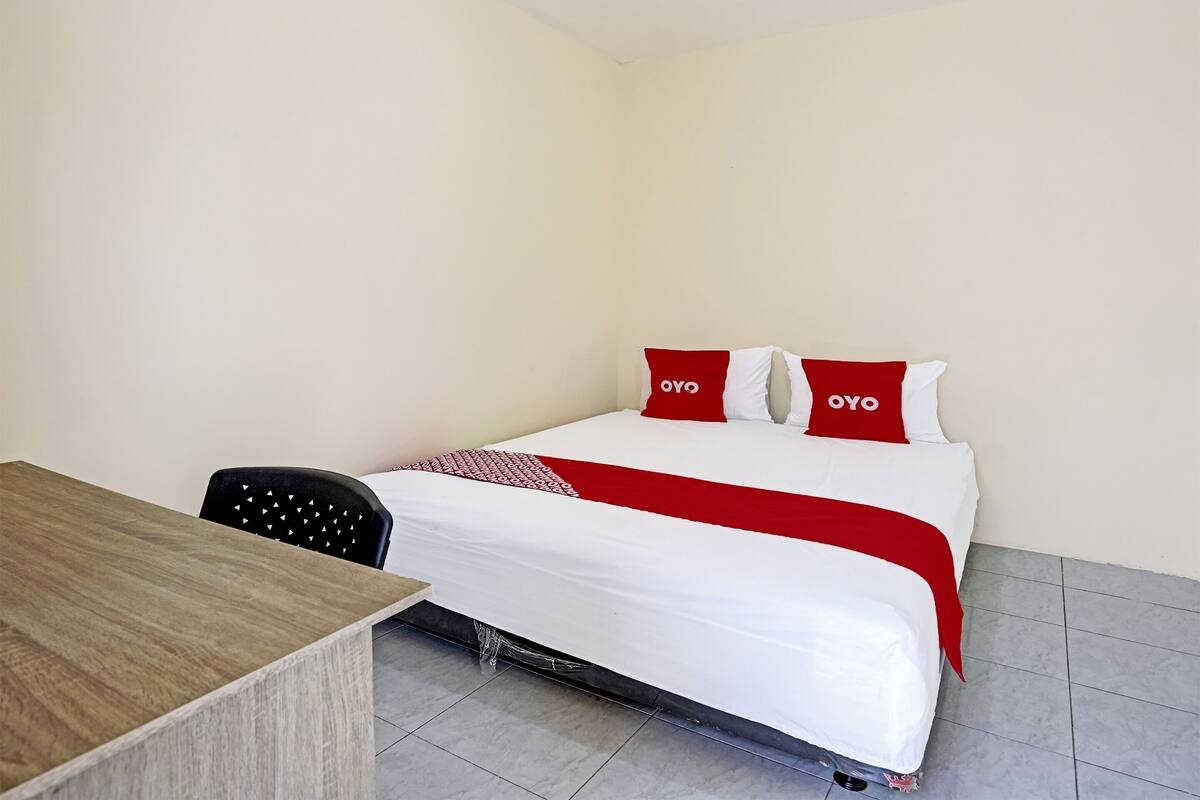 Standard Double Room | Desk, free WiFi, bed sheets
