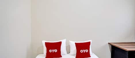 Standard Double Room | Desk, free WiFi, bed sheets