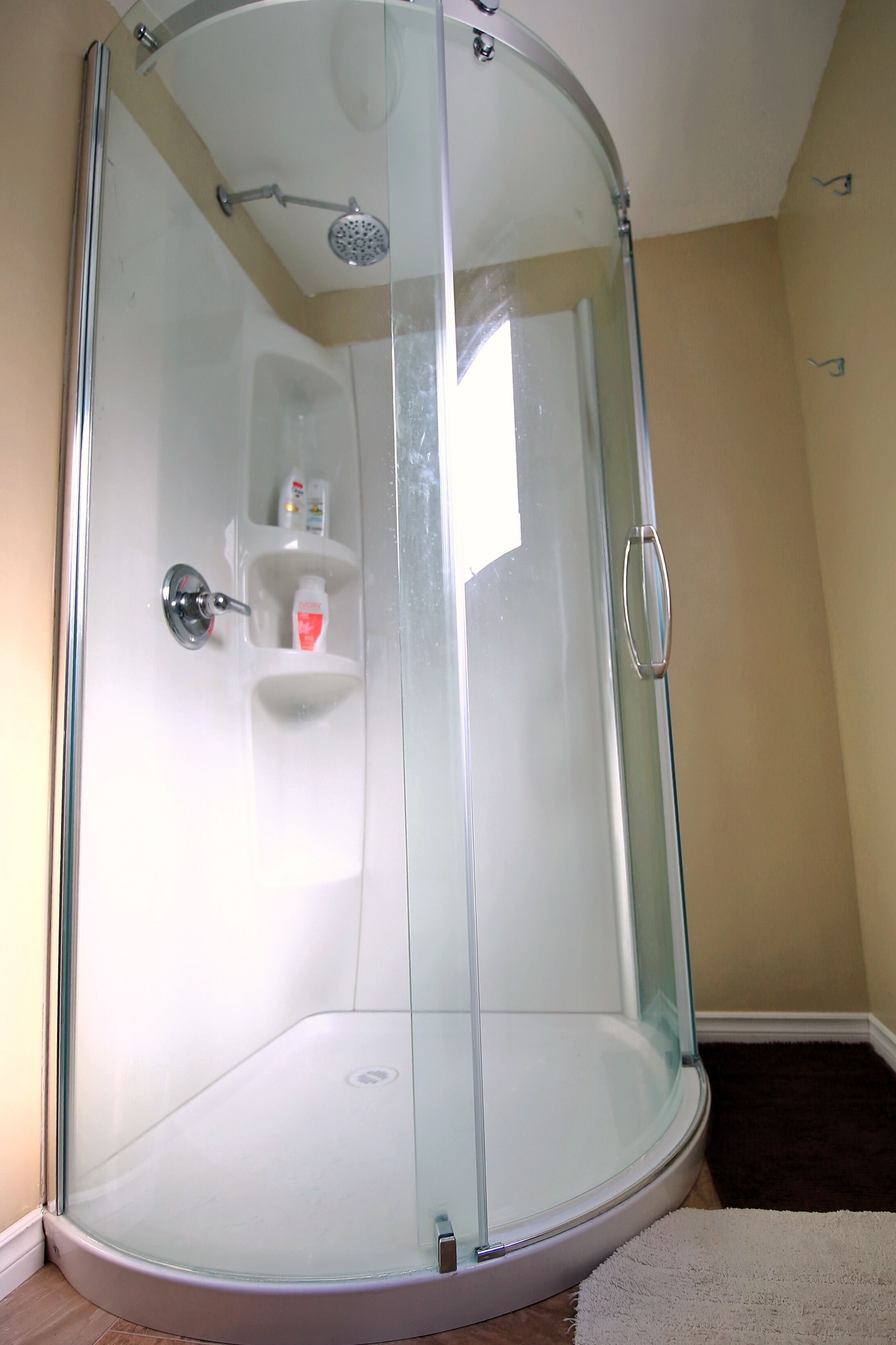 バスアメニティ (無料)、ヘアドライヤー、タオル