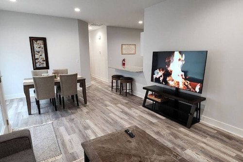 New single level 3 bed 2 bath