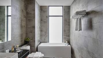 Executive Suite, 3 Bedrooms | Bathroom