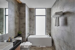 Bathroom - BIJOU Serviced Residence (Phnom Penh)
