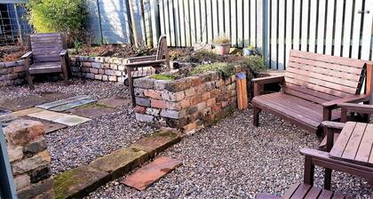 Greenbrae East - a cottage that sleeps 4 guests in 2 bedrooms