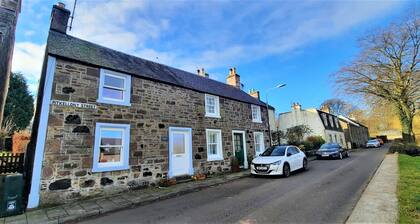 Greenbrae East - a cottage that sleeps 4 guests in 2 bedrooms