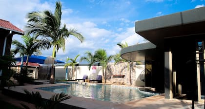 Luxurious 4 bedroom with a pool in salama park Lusaka