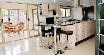 Luxurious 4 bedroom with a pool in salama park Lusaka