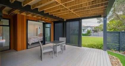 Hosts on the Coast Jewel on Jackman