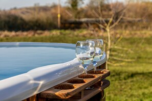 Food and drink - Honeycrisp Glamping Pod- Free Wi-F, Hot Tub (Wells)
