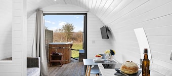 Honeycrisp, Apple Tree Glamping -  a chalet that sleeps 2 guests  in 1 bedroom