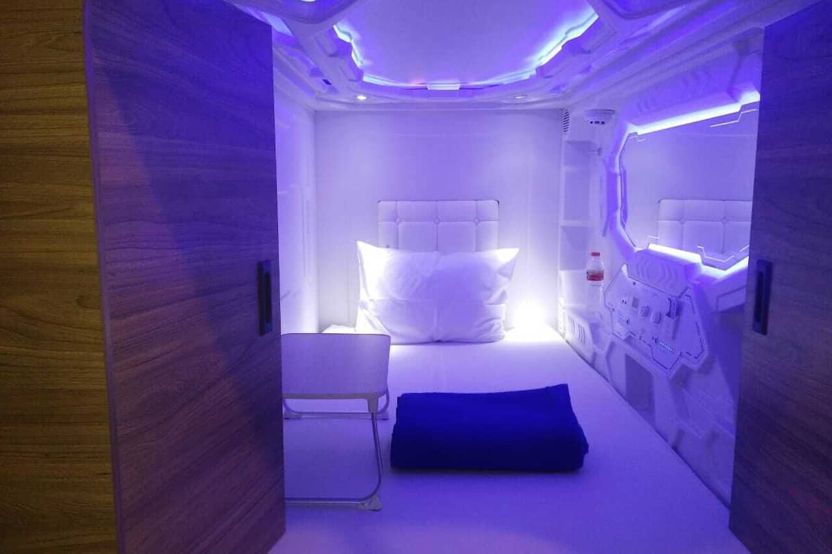 superior single room | free wifi, bed sheets