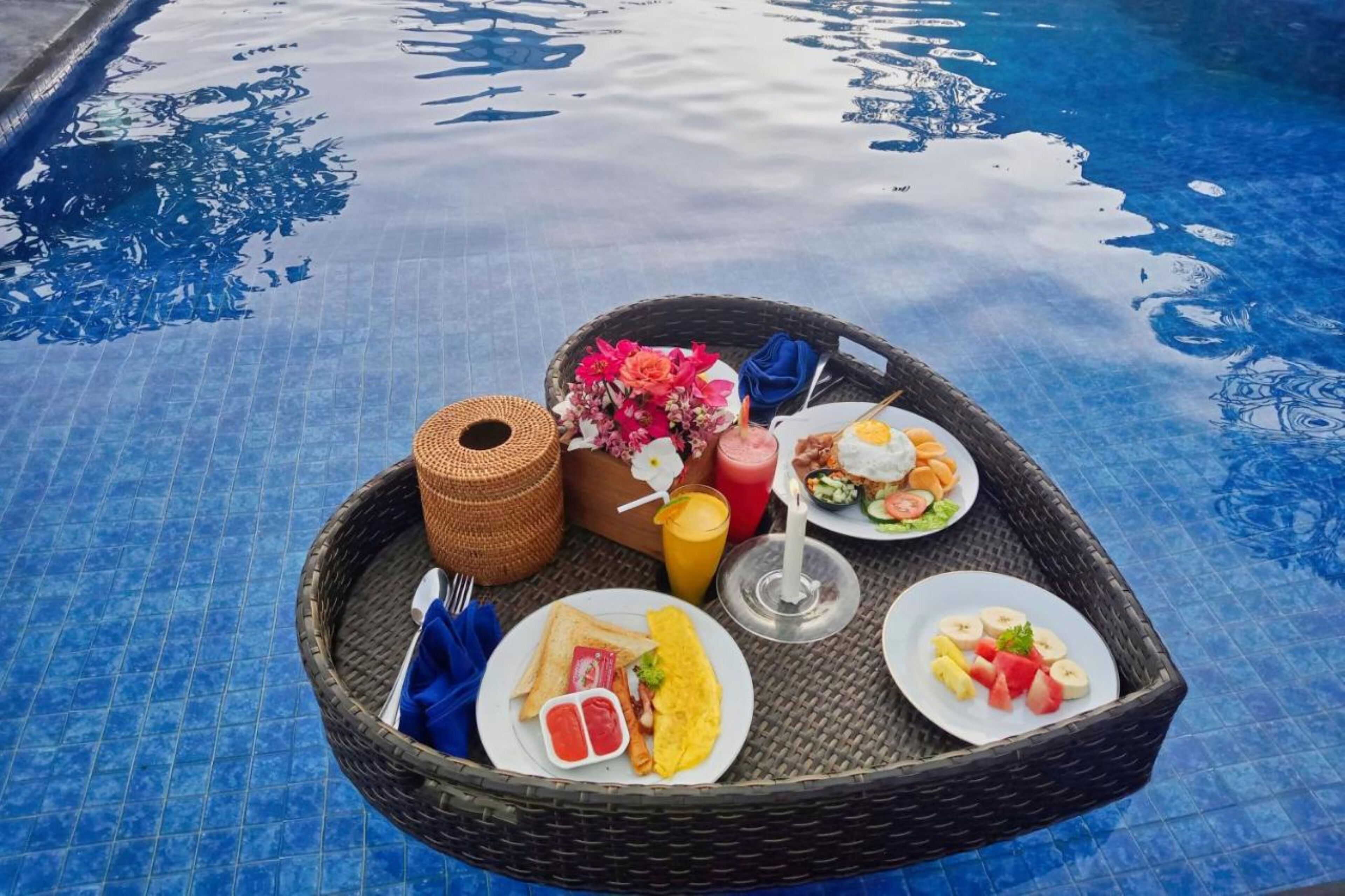 매일 현지식 아침 식사(1인당 IDR 45000)