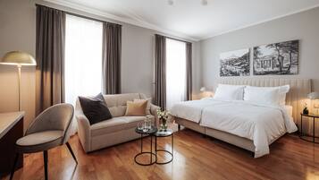 Phòng đôi Superior | Minibar, két bảo mật tại phòng, bàn