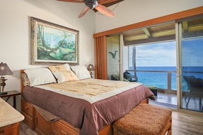 2 bedrooms, iron/ironing board, internet, bed sheets - Aloha Condos, Keauhou Kona Surf and Racquet Club, Condo 2-302, Oceanfront, AC (Kailua Kona)
