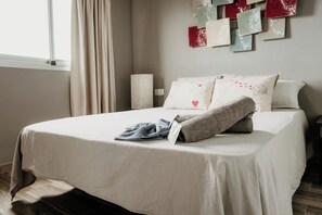 1 bedroom, iron/ironing board, travel cot, free WiFi