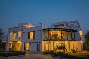 Fachada de la propiedad