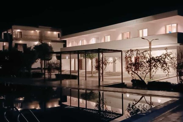 15 outdoor pools