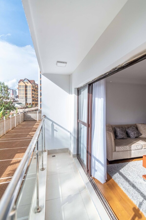 Property grounds - Fully Furnished 2-Bedroom Serviced Apartment (Ruaka)